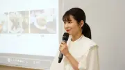 フジ退社の竹内友佳アナ、愛知の高校で特別授業の司会
