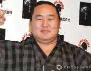 元横綱・朝青龍、妻と“顔出し”2ショット 銀座で夫婦の休日を満喫