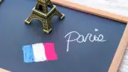 フランスの小学生は鉛筆も消しゴムも使わない…小1で持たされる“一生モノの文具”の名前