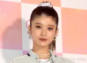 馬場ふみか、ピチT×へそ出しの夏スタイル公開にファン歓喜「美し過ぎる」