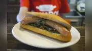 東京・福生のご当地グルメ「福生ドッグ」、和風ソースで日米合作の味