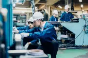 生成AIが変える現場、求められる人材とは　東大名誉教授が語る「仕事のライトブルー化」