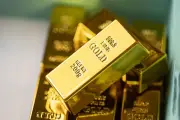 金価格、10年前の5倍超の高水準 「今が売り時」買取大吉鑑定士が解説