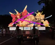 『ガンダムSEED』青森ねぶた祭に登場 フリーダム＆ジャスティスが観客を魅了