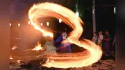 秦野・龍法寺門前で「瓜生野百八松明」 炎の竜が乱舞