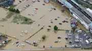 千葉の大雨で「水没車」多数、浸水時はエンジン止め避難を