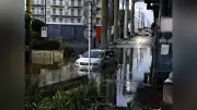 埼玉で猛烈な雨、車両水没の110番22件 駅前で1台動けず