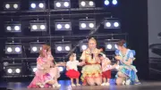 ヘラヘラ三銃士・ありしゃん、ドームで双子と共演「記念に…」観客と写真撮影