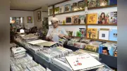 宇都宮の隠れ家レコード店「スノーキーレコード」、約1万枚のレコードとライブバーで音楽愛を発信