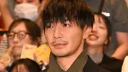 成宮寛貴、10年ぶり映画出演の舞台あいさつ登壇 ぎっくり腰寸前も「コルセットしながら」1億円持って走る