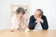 住宅ローン完済者の本音、早め返済に満足も「金利もっと考えるべき」の声