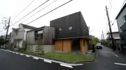 14種の木材使い分けた家が登場、半造作キッチンで100万円コストカット