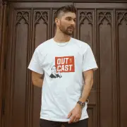 大人の半袖Tシャツは二極化、40代からの選び方は丈感と質感