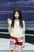 HYBE新レーベルABDのTUIDE、7人組ガールグループがデビュー SAKIが喜び語る