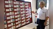 茨城PRかるたが茨城空港に登場、国際線到着ロビーで展示開始