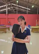 井桁弘恵、ミニスカ＆美へそチラリのショット公開に反響「美しい！」「スタイル良すぎ」
