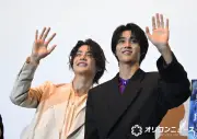 今井竜太郎＆曽野舜太、仮面ライダーゼッツ舞台あいさつでチャーム披露