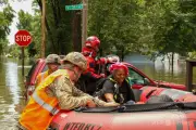 米インディアナ州の嵐と洪水で5人死亡、数十人救助
