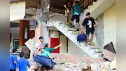 インドネシア東部地震から１週間、死者８７人・避難者１５万人超