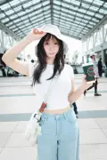 伊織もえ、絶対領域チラリ！コスプレ前後の比較ショットにファン歓喜「スタイルが」