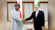 イラン・オマーン外相、ホルムズ海峡管理で会談 安全航行再開で一致