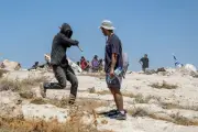 イスラエル人入植者がAFP記者を攻撃、ヨルダン川西岸で5人負傷
