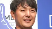 マリナーズ歴代トップ50選出の岩隈久志氏、イチロー氏との記念写真を披露