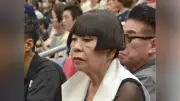 コシノジュンコさん、インターハイ卓球会場を訪れ熱戦観戦