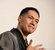 神田伯山、借金500万円を告白「お金の重要性を感じている」『おさるのジョージ』著者のドキュメンタリー監督と心境重ねる