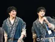 舞台『キングダムII-継承-』開幕！三浦宏規＆高野洸が「キングダムー！」コール