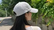 韓国発VARZARの深めキャップが人気 芸能人も愛用する4モデルを紹介