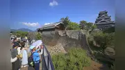 熊本城跡の一般公開１６日ぶり再開、開園前から約２００人が列