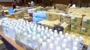 支援物資の仕分けで混乱、簡易ベッド1週間届かぬ避難所も