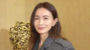長谷川京子、胸元ギリギリのこだわりVネック披露「見て触って欲しいなあ」