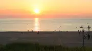 京都・浜詰夕日ヶ浦海岸が国際環境認証「ブルーフラッグ」取得へCF開始
