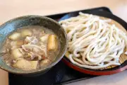 ワシワシ食感の武蔵野うどん「久兵衛屋」で看板メニューと穴子天ぷらを実食