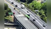 熊本地震で損傷の九州道、17日ぶり全線走行可能に 片側1車線の対面通行で