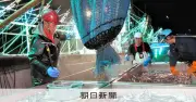 サンマ大型船の水揚げ始まる 北海道根室市の花咲港で