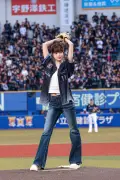 LE SSERAFIM・ウンチェ、日本プロ野球で初始球式 野球ファンからも称賛の声