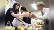 小児がん患者支援のレモネードスタンド、倉敷教会で開催 稲田さんら学生16人が販売、売上は病院や家族会へ