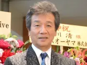 前川清が78歳に、娘・侑那が親子ショットで祝福「父くらい若い人見たことない」