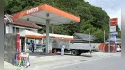 燃油不足の石巻・北上、手動給油で営業続ける佐藤石油の震災日記