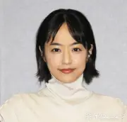 井上真央、sacai公式インスタに登場 透明感あふれる近影に絶賛の声