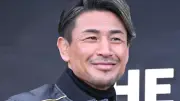 魔裟斗、妻・矢沢心＆3人の子どもとタイ旅行で象に乗る家族ショット公開