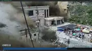 ネパール中部で大規模洪水、死者55人 旅行者ら384人行方不明 中国側でも土石流