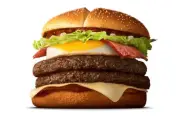 マクドナルド「炙り醤油風 たまごベーコンダブル肉厚ビーフ」8月19日から夜マック限定販売