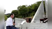 日航機墜落41年、元県警音楽隊の倉林さんが慰霊の園で追悼演奏
