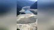 岐阜・御母衣ダム、少雨で水位低下 水没集落が姿現す