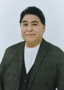 皆川猿時、55歳で連続ドラマ初主演！NHK夜ドラ『ろんりねす♪ろんりねす』制作開始