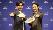 ミズノ、中高年向けシューズを刷新 鈴木福さんと清水希容さんを起用